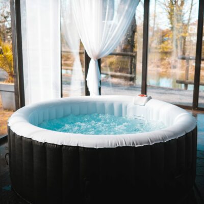 Pack spa gonflable 4 personnes rond Ospazia + 2 reposes têtes + 1 porte gobelet + 4 filtres